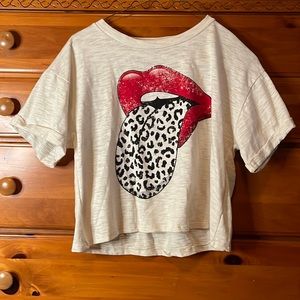 Le Lis Lip tee